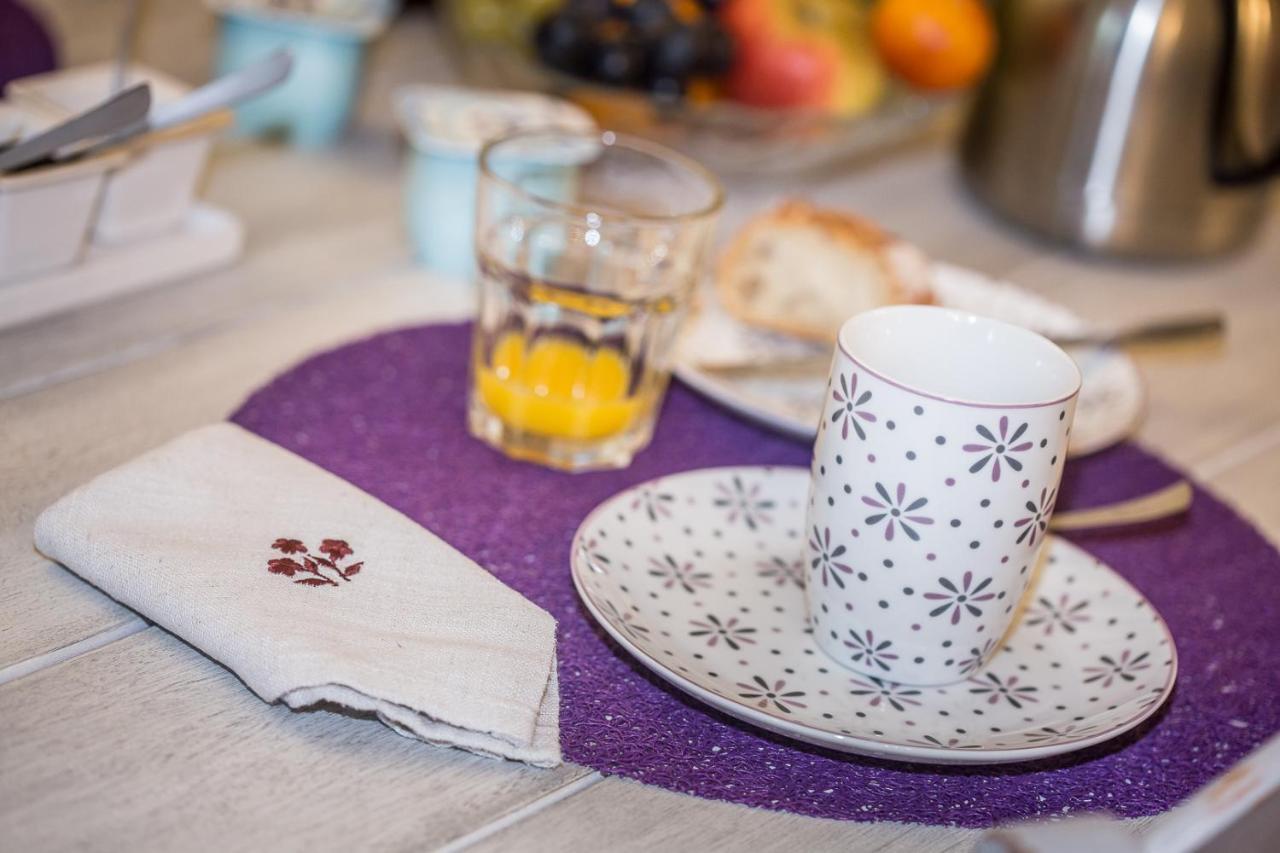 Entre Canal Et Vignes Bed & Breakfast Escolives-Sainte-Camille Dış mekan fotoğraf