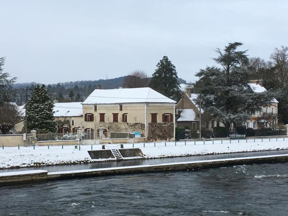 Entre Canal Et Vignes Bed & Breakfast Escolives-Sainte-Camille Dış mekan fotoğraf